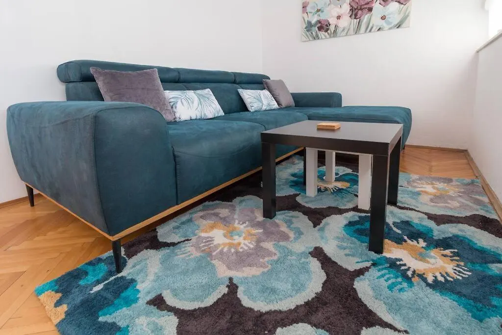 Apartment Lali Trogir - Updated 2Br Near Old Town 0*,