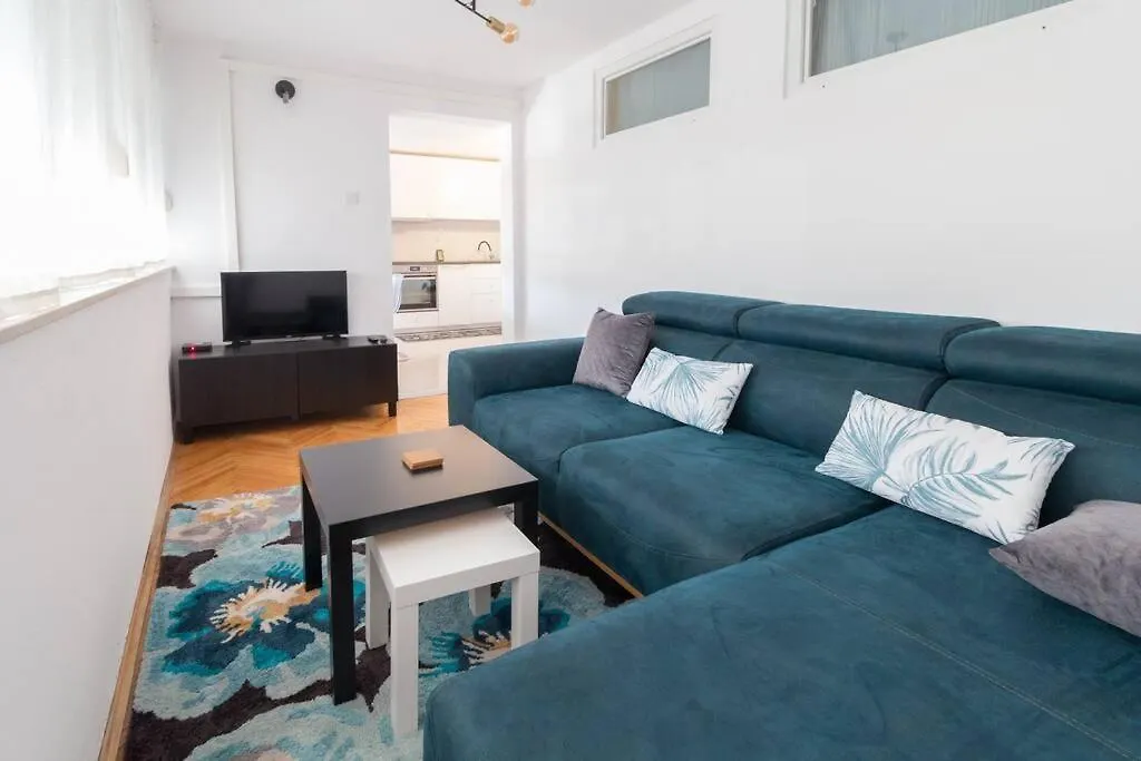 Apartment Lali Trogir - Updated 2Br Near Old Town