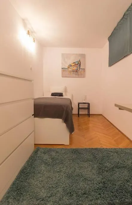 Apartment Lali Trogir - Updated 2Br Near Old Town